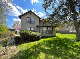 612 Park St #2, Batavia, IL