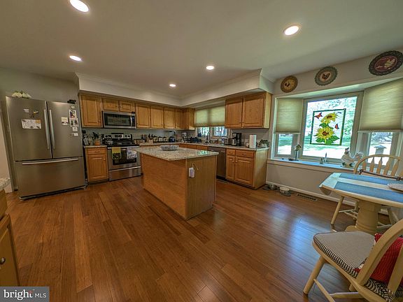 5th image of 16490 Mountain Run Ln