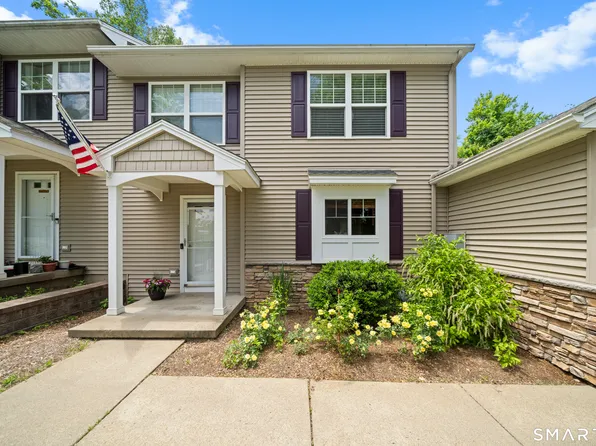 204 Oak Ridge Drive #204, Windsor Locks, CT 06096