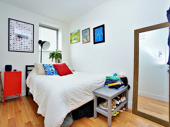 5th image of 132 Hancock St #2RR