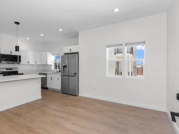 6912 Eberhart St, San Diego, CA 92115