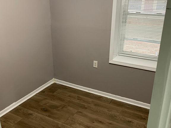 2nd image of 2713 S Sawyer Ave #1