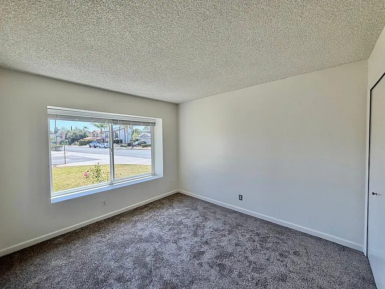6104 Haas St — Photo 10