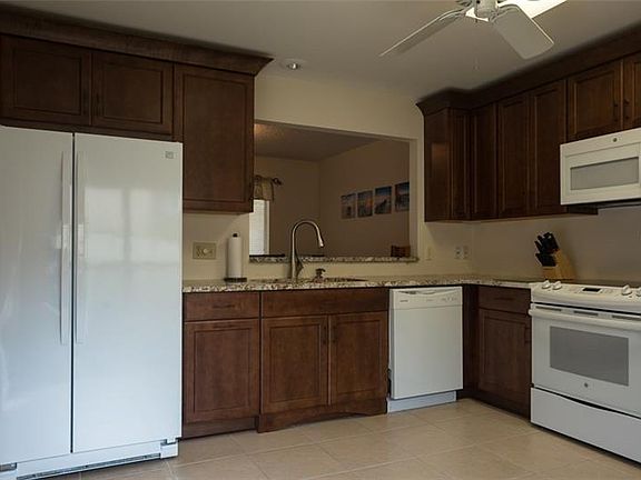 4th image of 113 Colony South Dr