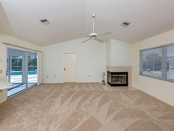 4th image of 380 Flamingo Dr
