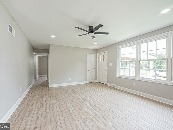 5th image of 412 W Cedar Ave