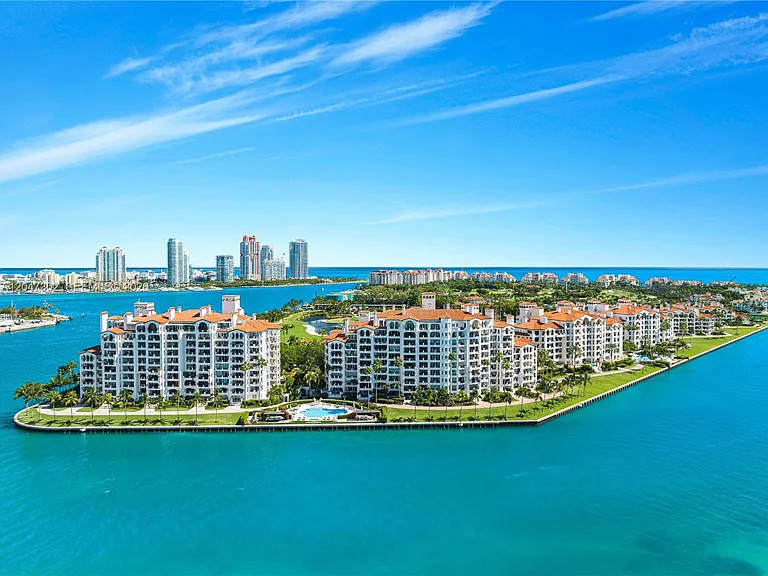 5242 Fisher Island Dr #5242 — Photo 12