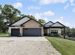 5902 Junior Ln, Henley, MO 65040