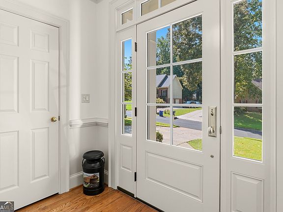 4th image of 2791 Saddlebrook Way NW
