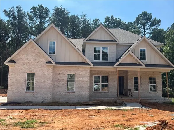 1870 Woodstock Rd, Clemmons, NC 27012