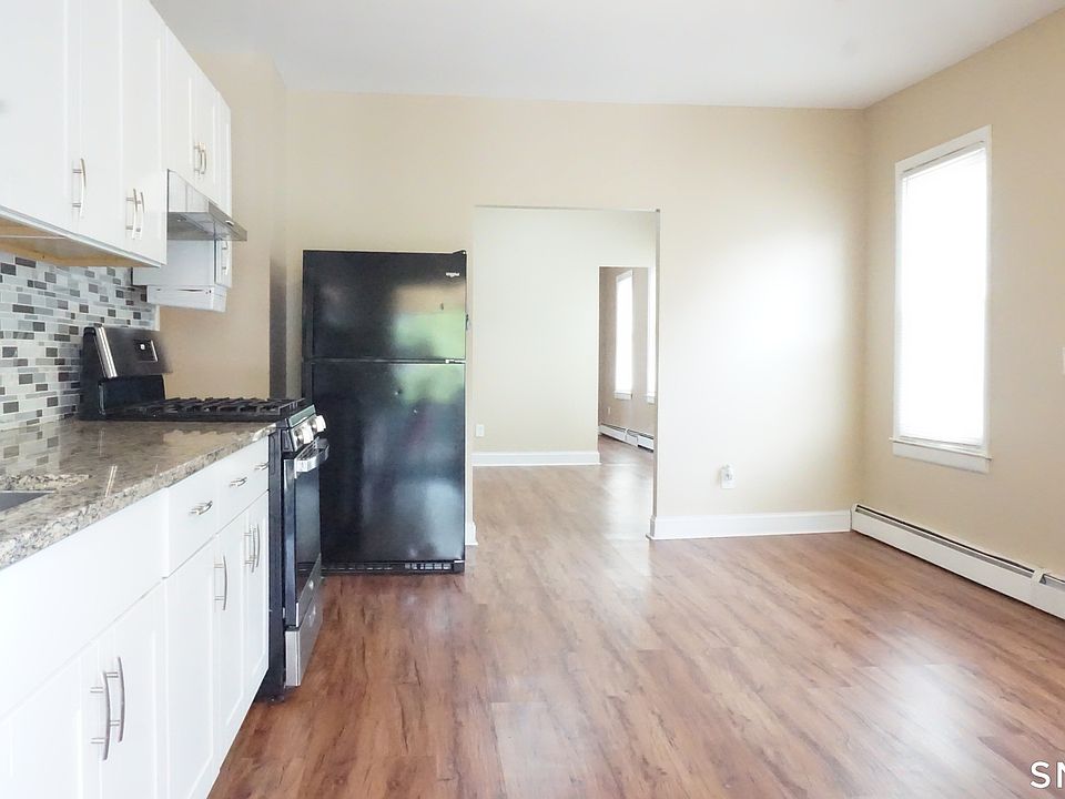 1st image of 136 Sherman St #142