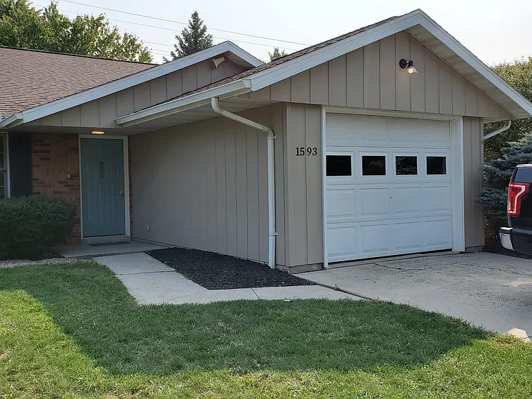 1593 Plainfield Dr — Photo 11
