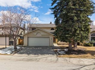 14 W Sun Harbour Way SE, Calgary, AB T2X3C6