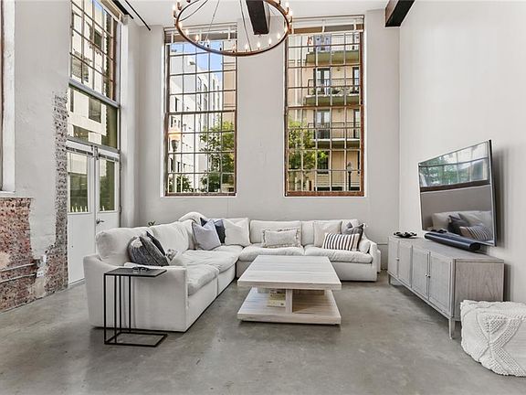 4th image of 920 Poeyfarre St APT 101