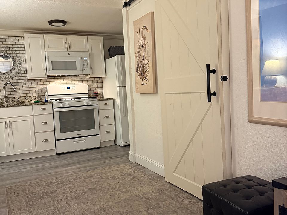 1st image of 21 S Hollywood Ave APT 6