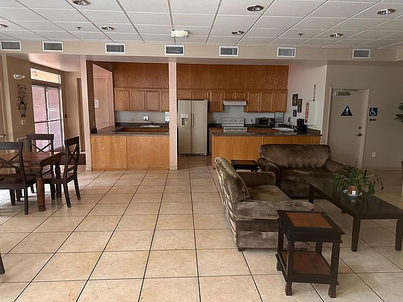 3rd image of 5325 Newcastle Ave #106A