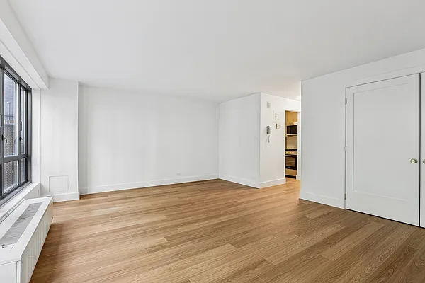 Rented by A&E Real Estate Management | media 28