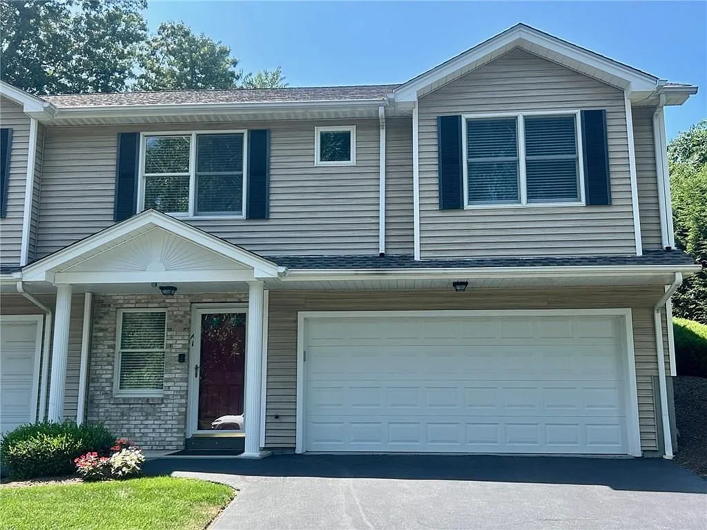 3 bed, 2.0 bath, 1690 sqft, $3,000 — Photo 1