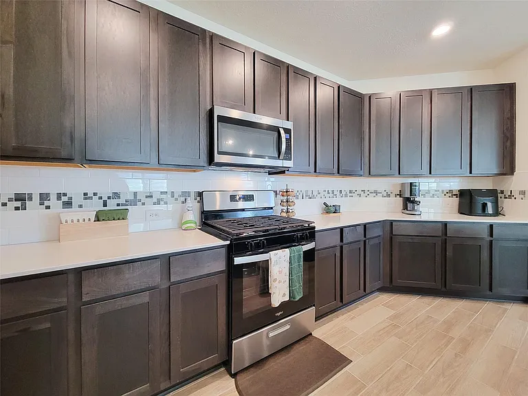 8214 Leisure Point Dr — Photo 17