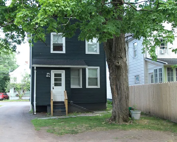 17 Oneil St — Photo 3