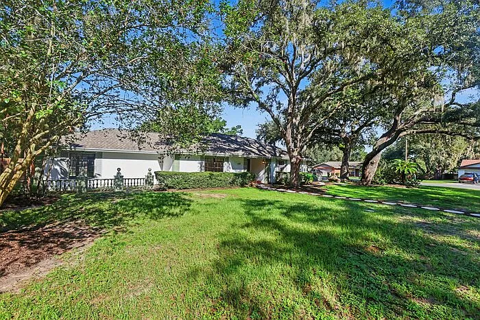 4 bed, 2.5 bath, 2405 sqft, $3,400 — Photo 2