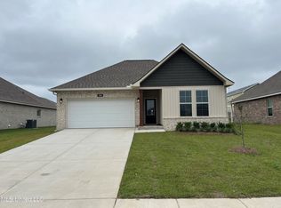 7245 Pencarrow Cir, Ocean Springs, MS 39564