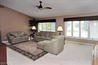 3rd image of 9436 Sumac Ave