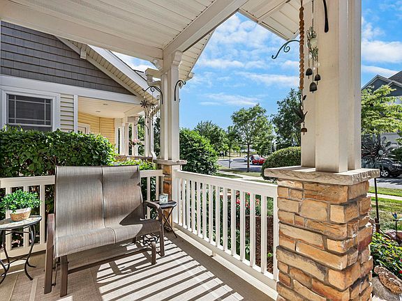 4th image of 2612 Gallagher Dr