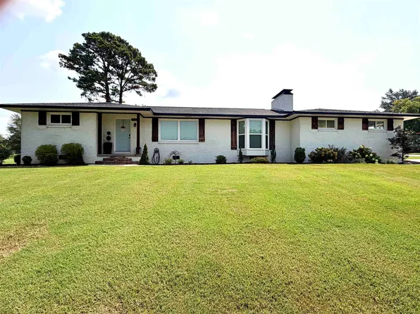 1509 Woodmont Dr, Tuscumbia, AL 35674