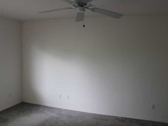 4th image of 305 NE 10th St
