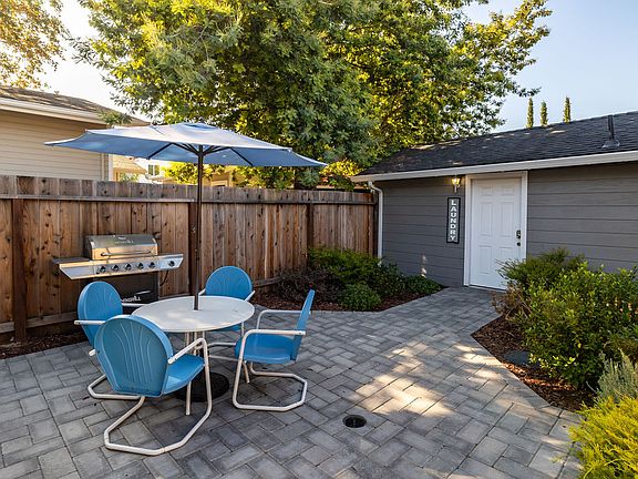 4th image of 1409 Jefferson Ave #B2