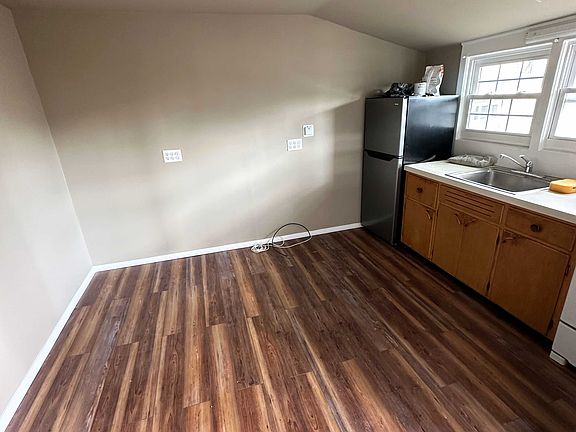 5th image of 206 Franklin St #9