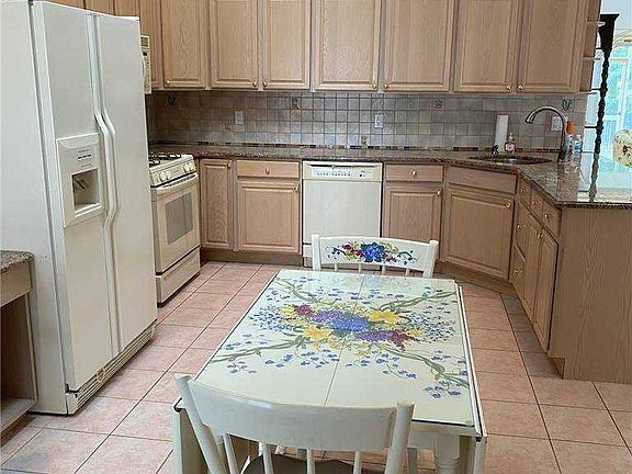 2nd image of 2202 Nicole Dr