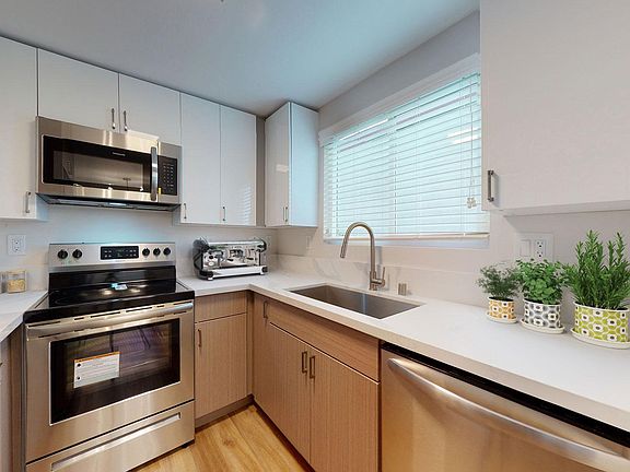 3rd image of 419 N Broadway #407-4