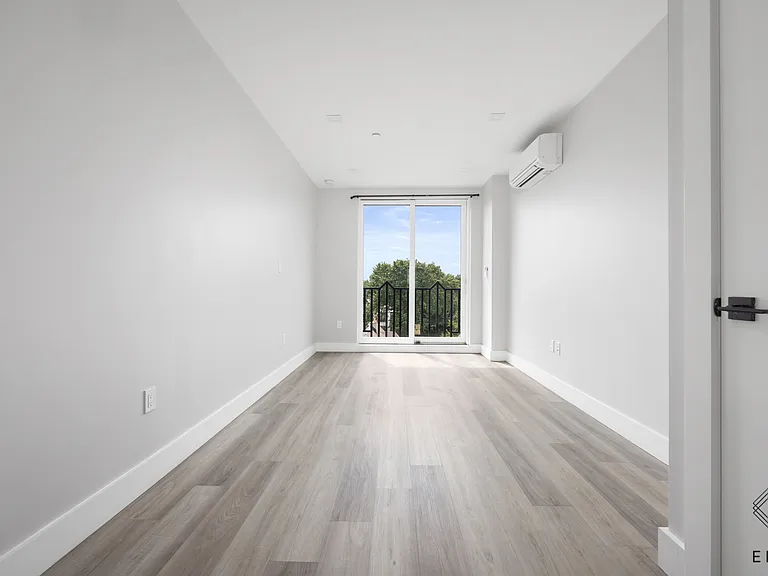 3421 Glenwood Rd #6M — Photo 5