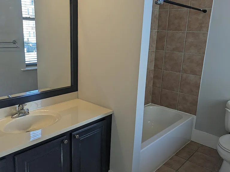 1606 Main St #1 — Photo 10