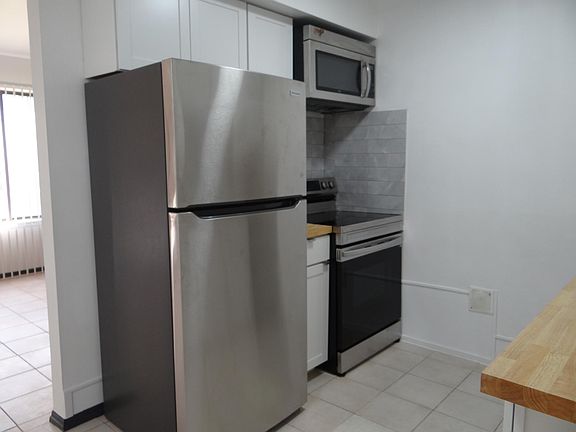 3rd image of 22815 Grove St #37