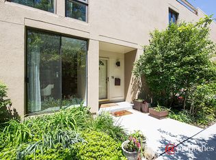 19 Oak Tree Ct, Elmhurst, IL 60126