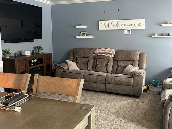 5th image of 102 Violet Dr