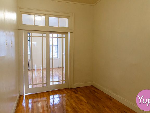 5th image of 293 Jefferson Ave #3L