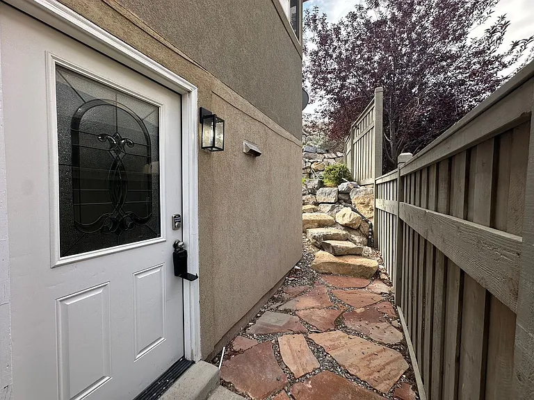 4000 E Mount Airey Dr — Photo 5