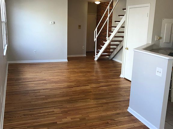 5th image of 1427 N Clayton St APT 3