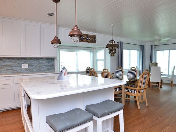 3rd image of 755 County Road 307 N