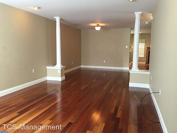 4th image of 215 Mulberry Pl