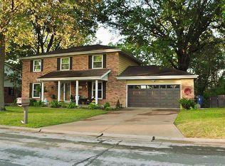 12339 Woodline Dr, Saint Louis, MO 63141