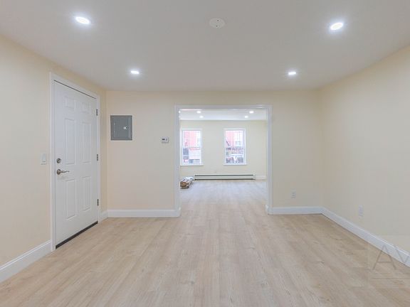 3rd image of 115 Smith St #1