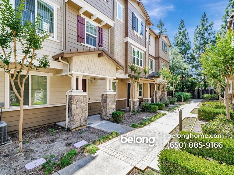 6704 S Mariposa Ln — Photo 2