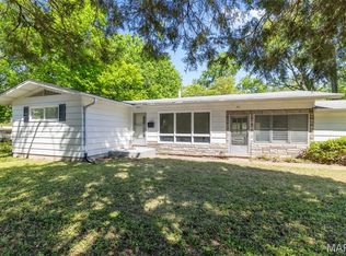 425 Powell Ave, Saint Louis, MO 63135