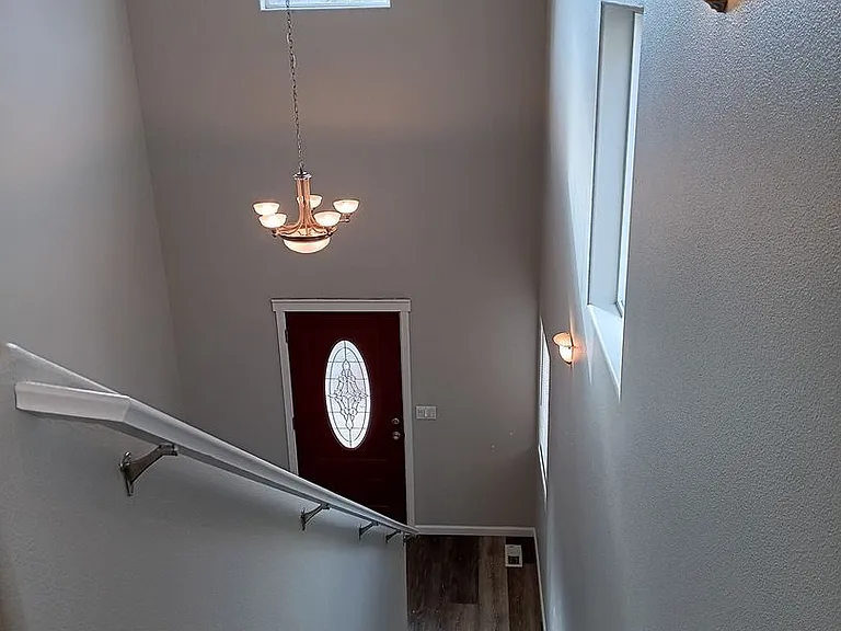 652 Jasmine Cir — Photo 12