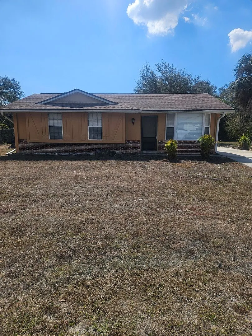 Single Family Home in Port Charlotte — Photo 1